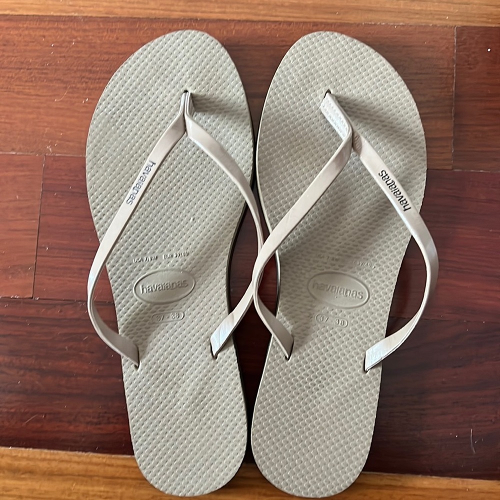 Women’s Tan Havaianas Sandals